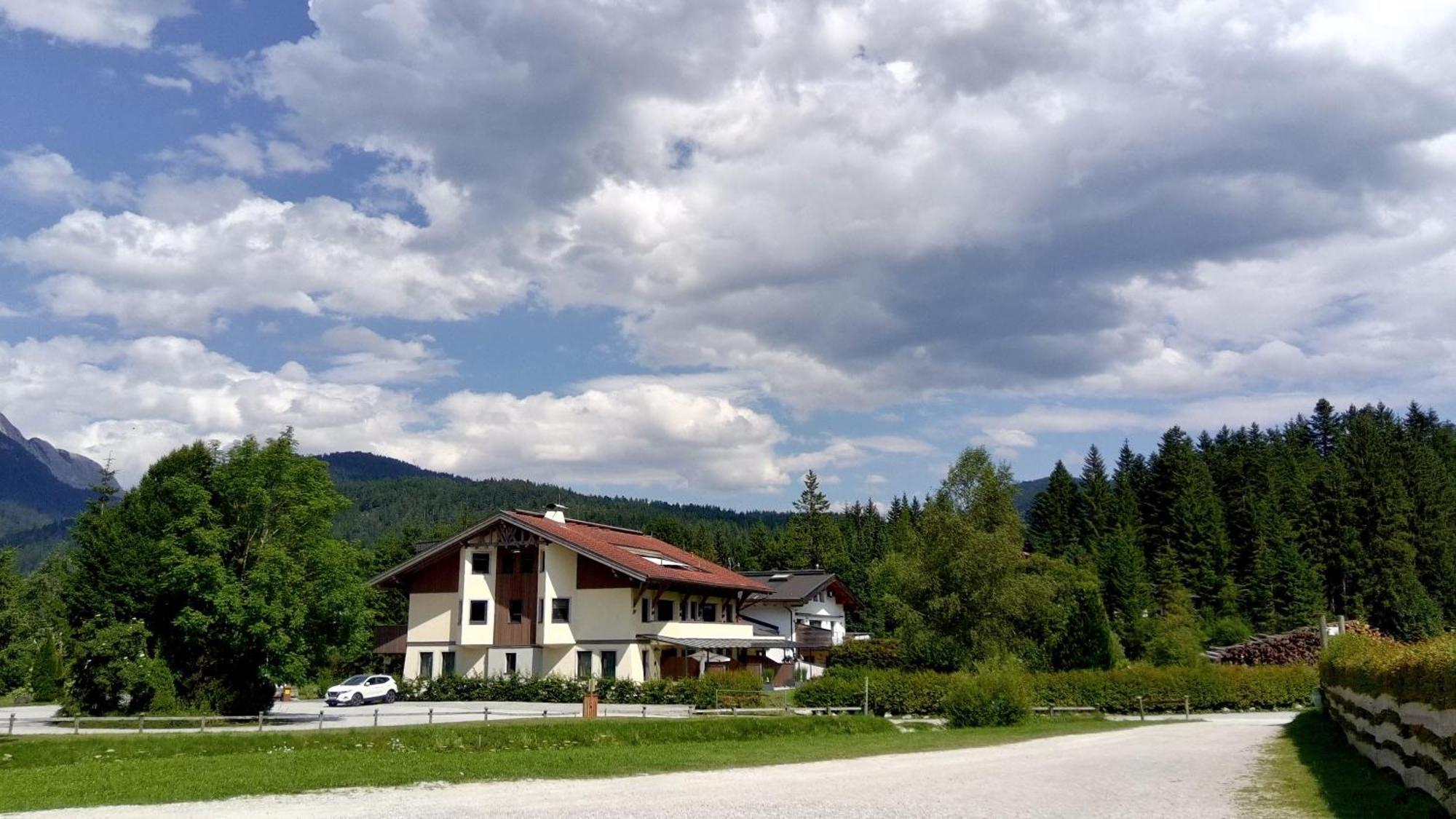 Forellenhof Appartements & Grossmutters Bungalow Leutasch Exteriör bild